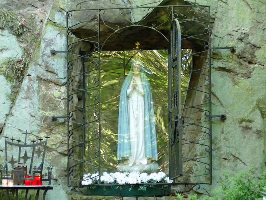 Maiandacht mit Krönung der Fatima-Madonna (Foto: Karl-Franz Thiede)